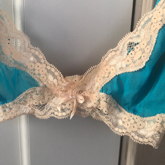 Blue and Cream Lace Bra - Picture 2 of 2